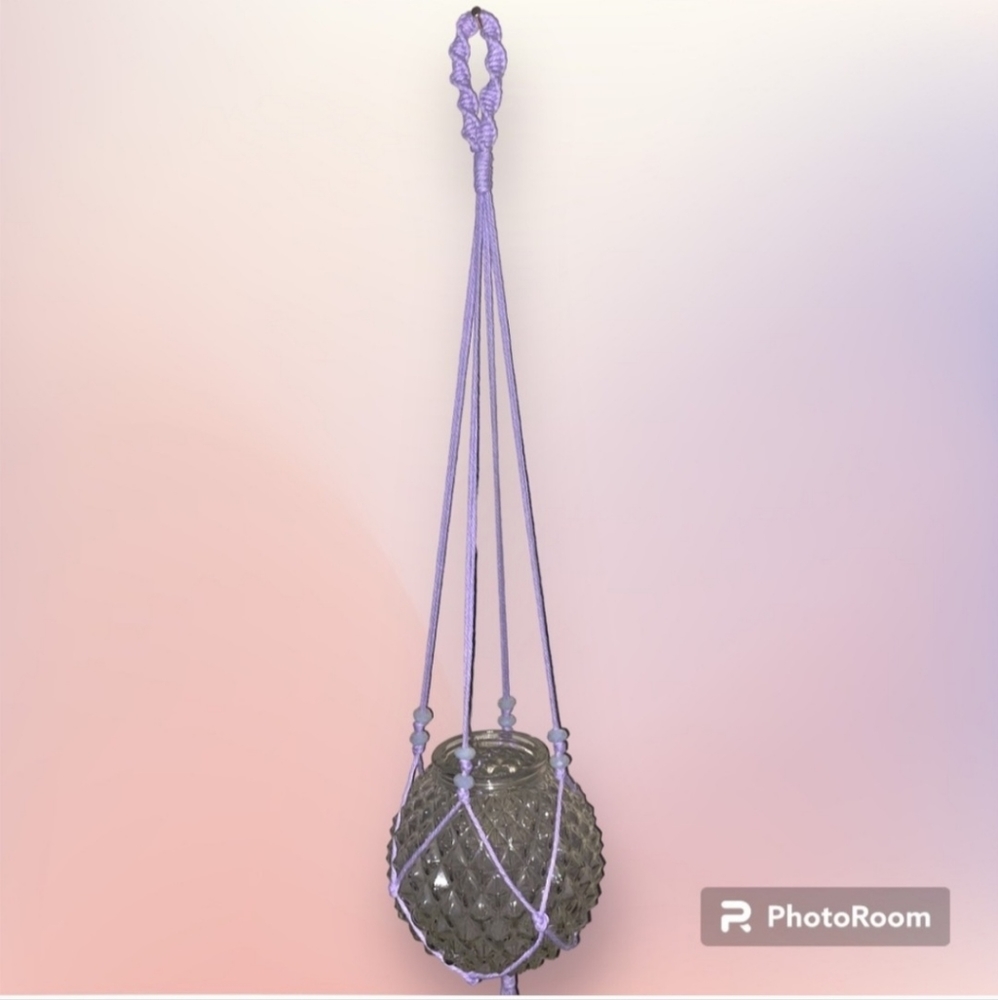 Hand Crafted Macrame Hanging plant hanger With vintage pot - Picture 4 of 7